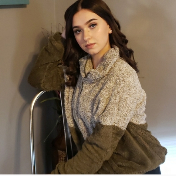 Jackets & Blazers - Color Block Half Zip Pullover Sherpa Fleece Jacket